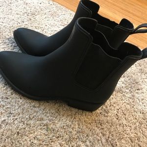 Black rain booties